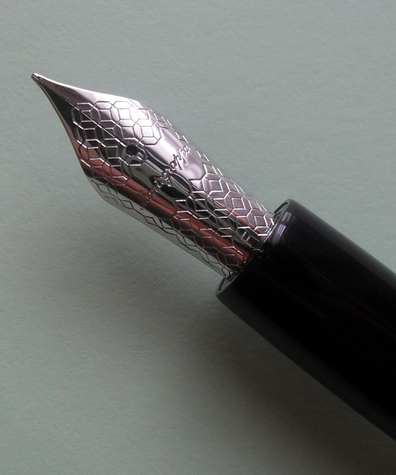 Montegrappa-Fortuna-F-pennino.jpg