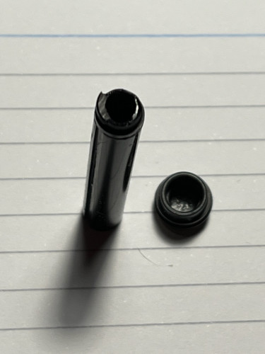 100N asta stantuffo 2.jpeg (195.35 KiB) Visto 1953 volte asta sbeccata e dietro del gommino