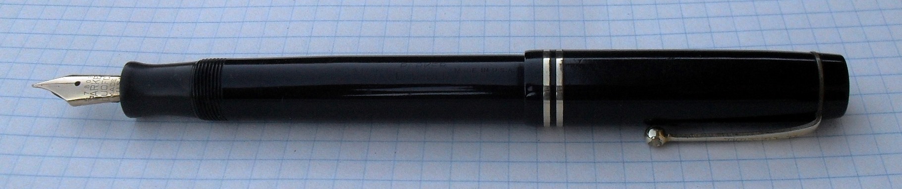 Parker Duofold anni 1920-uncapped-bis.jpg