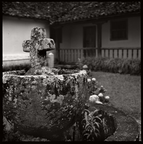 Church at Orosi Hassy 1 (B&W).jpg