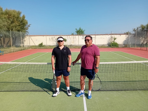 IMG-20240802-WA0000.jpg (536.52 KiB) Visto 1384 volte Dalle nove alle dieci di mattina eh. Dopo all'ombra