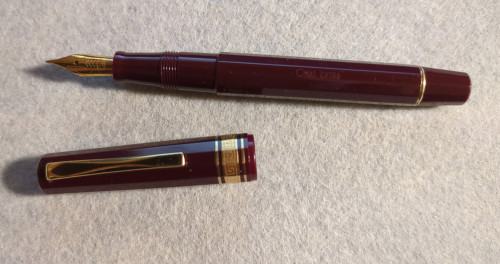 OMAS Extra Lady 555/F Bordeaux - aperta