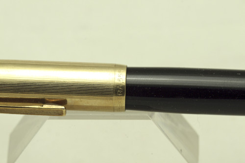 Omas 555_s particolare cappuccio.jpg