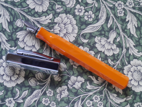 P1160783-Faber Castell Ondoro Orange.jpg