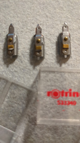 IMG_20250214_001724.jpg (758.78 KiB) Visto 10601 volte Rotring Graphos - Kit pennini A 0.18-0.2-0.4