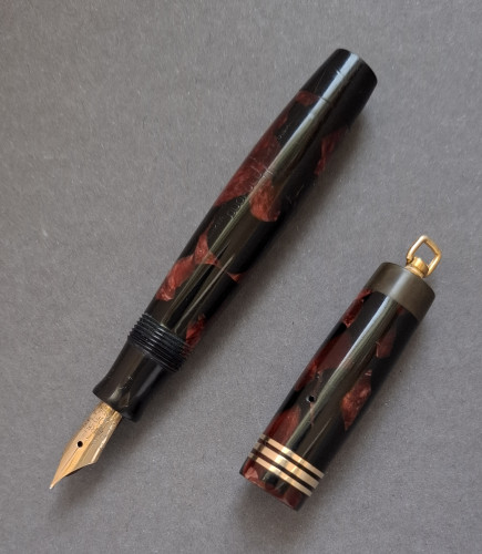 52. VEST-PARKER PEN B&B. Opened.jpg