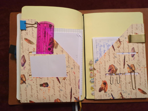 08-portacarte.jpg (655.61 KiB) Visto 3679 volte Inserto: porta accessori a libretto