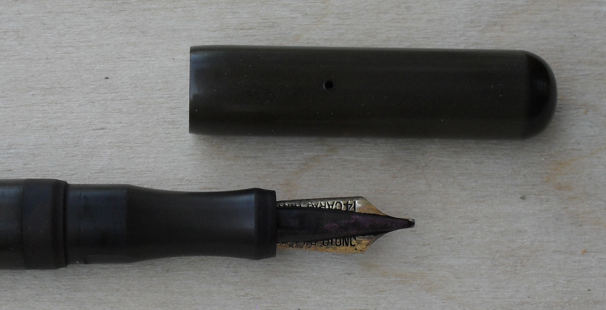 Onoto 3000 N nib section and cap.jpg