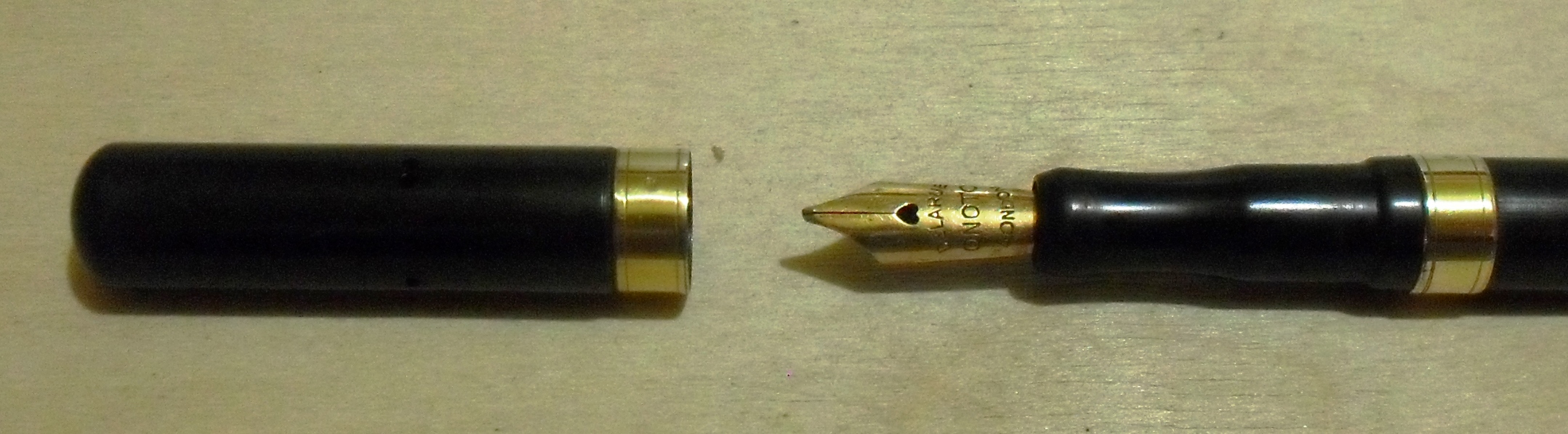 Onoto 3000 post 1921- nib and cap.jpg