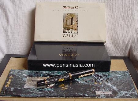 Pelikan Wall Street.jpg