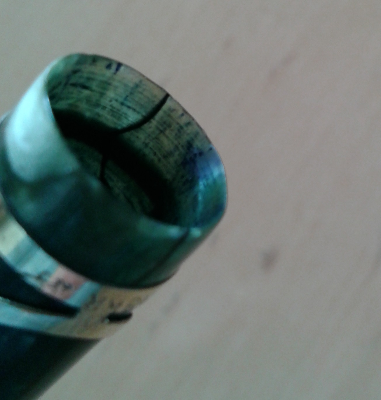 Un.6 cap lip.jpg