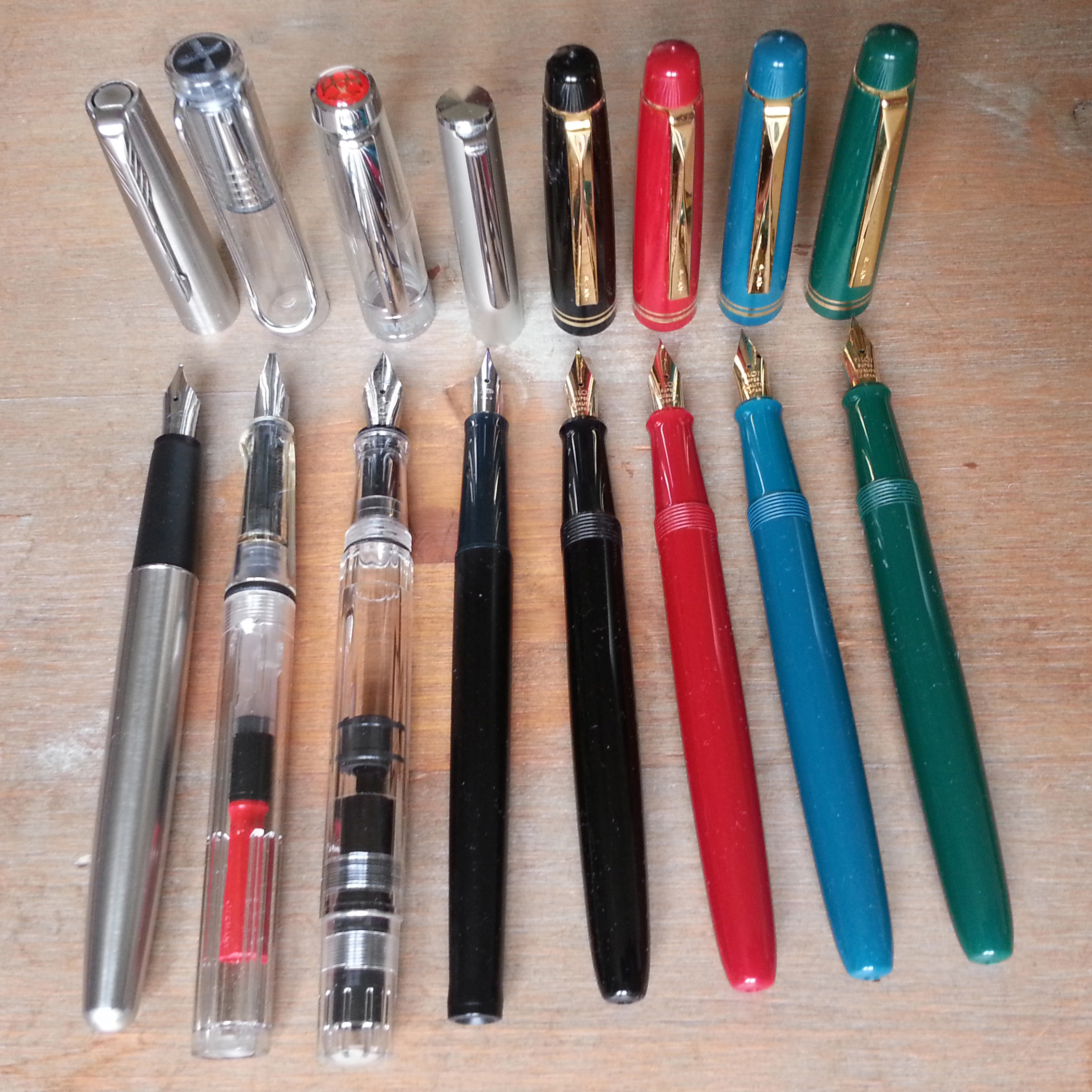 La mia collezione: Parker Frontier (M), Lamy Vista (1.9), TWSBI 540 (EF), Sailor High Ace Neo (F), Pilot 78G (F)