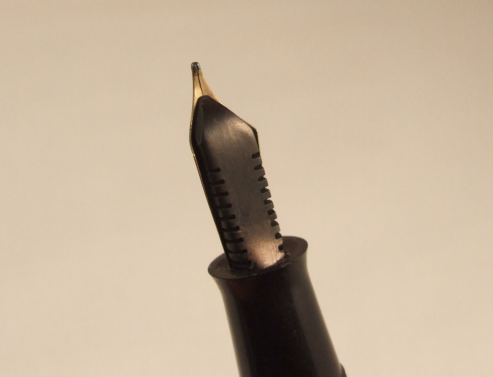 Parker Victory nib 1.JPG