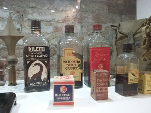 20150903_204526.jpg (1.53 MiB) Visto 1705 volte Una vista diversa degli inchiostri esposti al MuSa