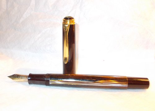 Pelikan M400 Tortoiseshell.JPG