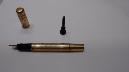 IMG_20160313_214921483.jpg (1.2 MiB) Visto 1024 volte La penna aperta, e con il fondello sganciato