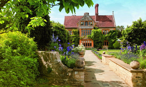 english-country-garden-at-le-manoir-aux-quatsaisons.jpg