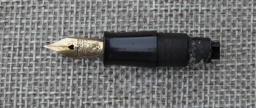 Stephens 56 - section and nib.JPG