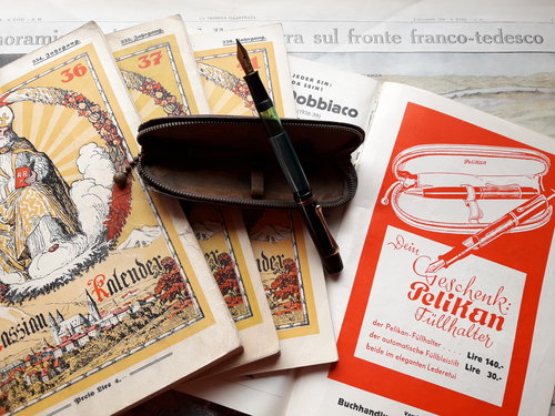 6. Pelikan 100 Export con astuccio, 1939-1940.jpg (4.88 MiB) Visto 4644 volte Pelikan 100 Export in leather case, 1939-1940