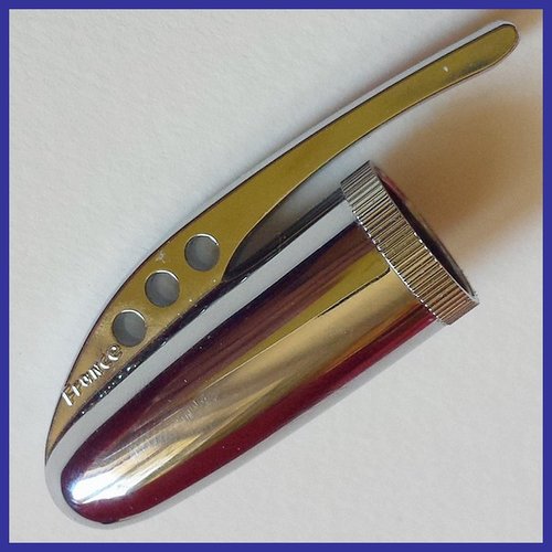 05.jpg (78.66 KiB) Visto 3770 volte particolare del cappuccio: la scritta France sul retro