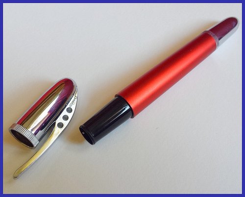 06.jpg (113.13 KiB) Visto 3770 volte la penna con il pennino nel fusto