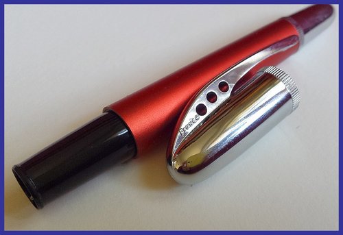 07.jpg (107.19 KiB) Visto 3770 volte la penna col pennino a scomparsa