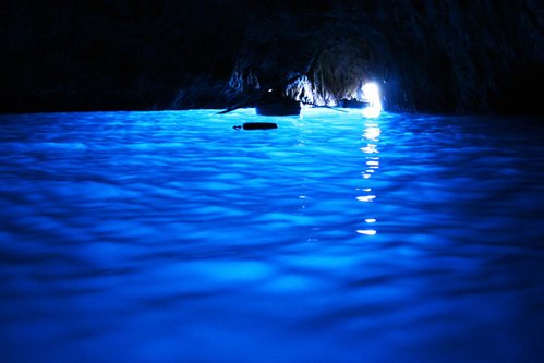 Blue_Grotto,_Capri,_IT.jpg