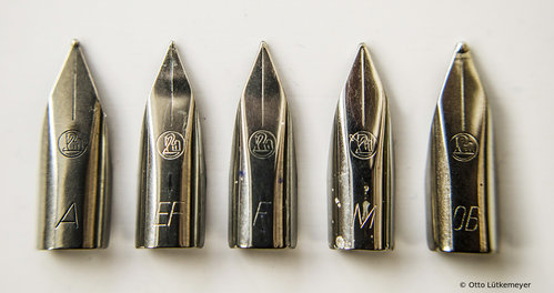 Pelikan-1969-Pelikano-Stahlfeder.jpg (332.46 KiB) Visto 2912 volte Pennini Pelikano dal 1969 al 1973