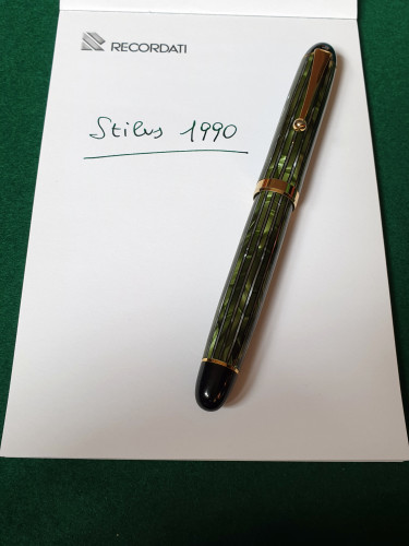 Stilus celluloide verde rigata 1990.jpg (3.6 MiB) Visto 5018 volte Stilus 1990
