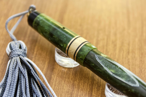 08.jpg (1.36 MiB) Visto 3292 volte Gold Star - Particolare della veretta con doppia banda nera e disegno geometrico