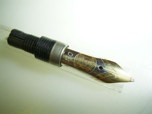 Pelikan NIB old style M600 18k B .jpg