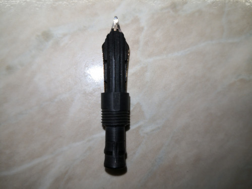 IMG_20210528_225751.jpg (2.05 MiB) Visto 1692 volte Qui si vede bene che il taglio non si trova a metà della scanalatura centrale ma è in corrispondenza del lato.