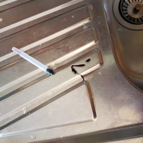 Blob 2 lamy nero.jpg (1.62 MiB) Visto 1698 volte Il blob estratto con la siringa