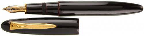 platinum-izumo-urushi-dark-red-uncapped.jpg