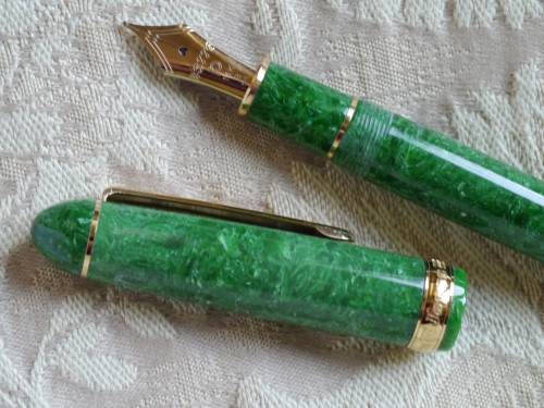 P1170223-3 Platinum 3776 green celluloid.jpg