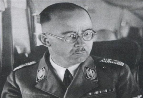 21A54412-BE61-48A0-8646-ACB979E593FF.jpeg (158.7 KiB) Visto 1495 volte Proprio un Marcantonio di tedescone, nevvero?