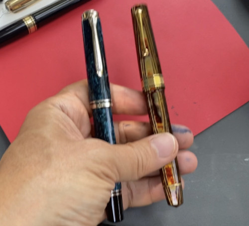 Paragone Omas vs Pelikan M800