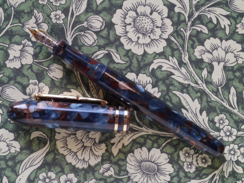 P1190329-3 Conklin Symetric, Visconti nib B 18k.jpg